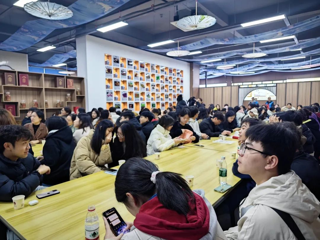 “邵陽學(xué)院第十九期青馬工程戶外素質(zhì)拓展課”活動在湖南天香生物大健康產(chǎn)業(yè)園圓滿舉行