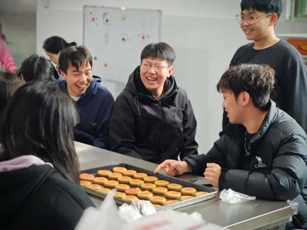“邵陽學(xué)院第十九期青馬工程戶外素質(zhì)拓展課”活動在湖南天香生物大健康產(chǎn)業(yè)園圓滿舉行